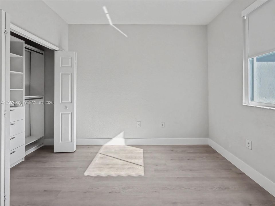 Activo con contrato: $3,800 (3 camas, 2 baños, 1683 Pies cuadrados)