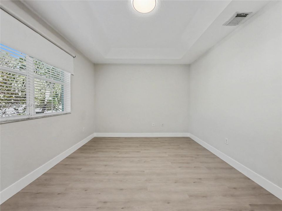 Activo con contrato: $3,800 (3 camas, 2 baños, 1683 Pies cuadrados)