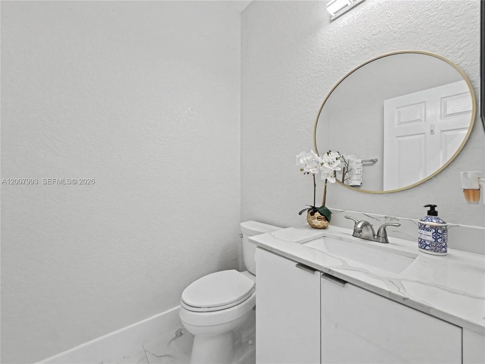 Activo con contrato: $3,800 (3 camas, 2 baños, 1683 Pies cuadrados)