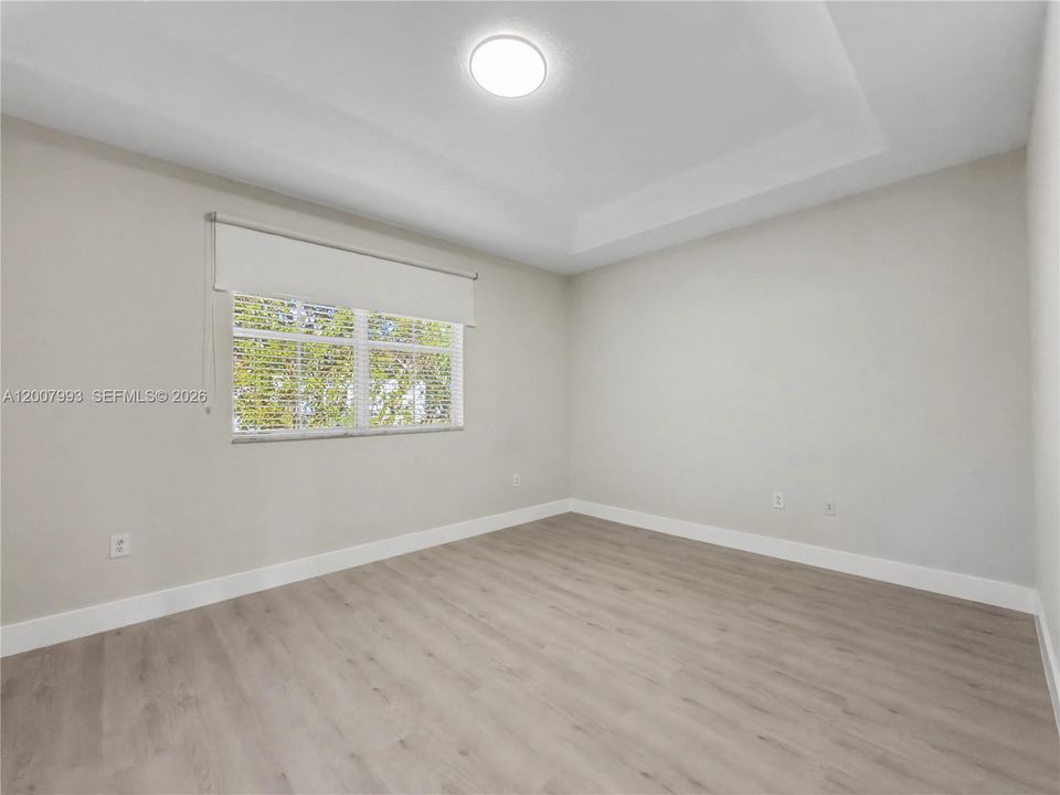 Activo con contrato: $3,800 (3 camas, 2 baños, 1683 Pies cuadrados)