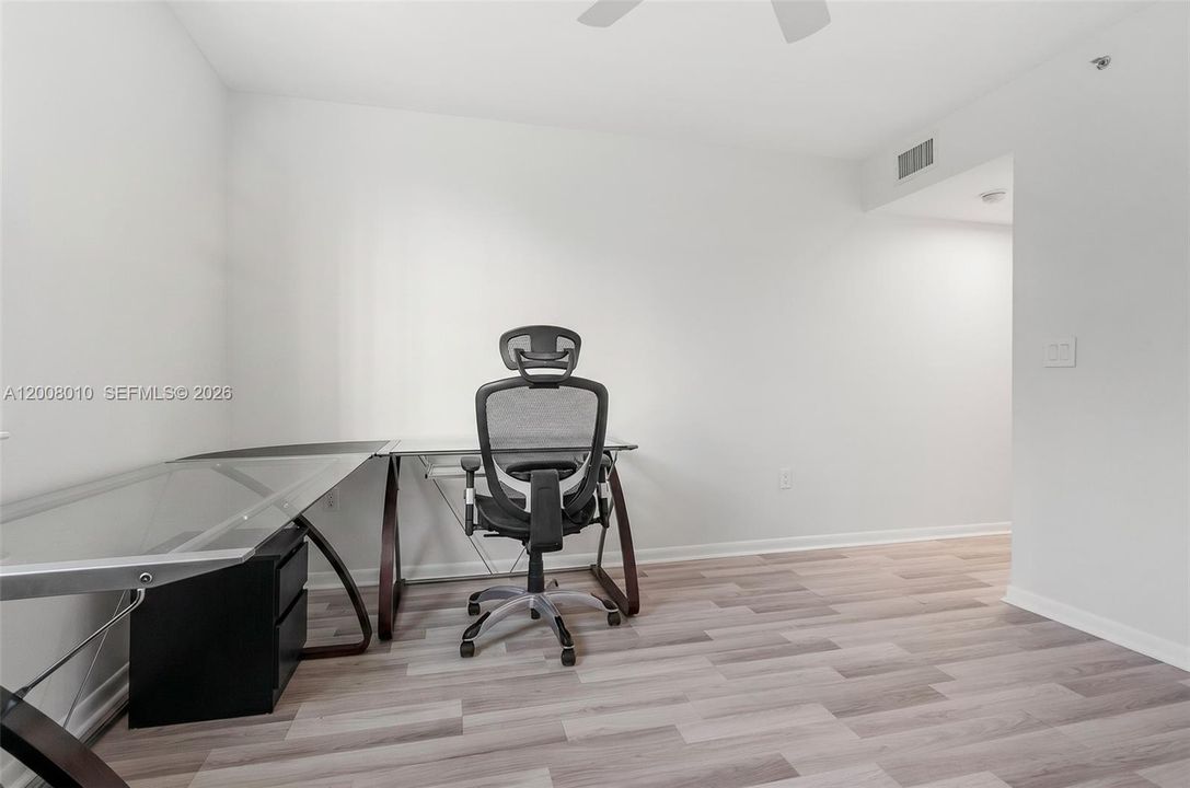Activo con contrato: $389,888 (2 camas, 2 baños, 1153 Pies cuadrados)
