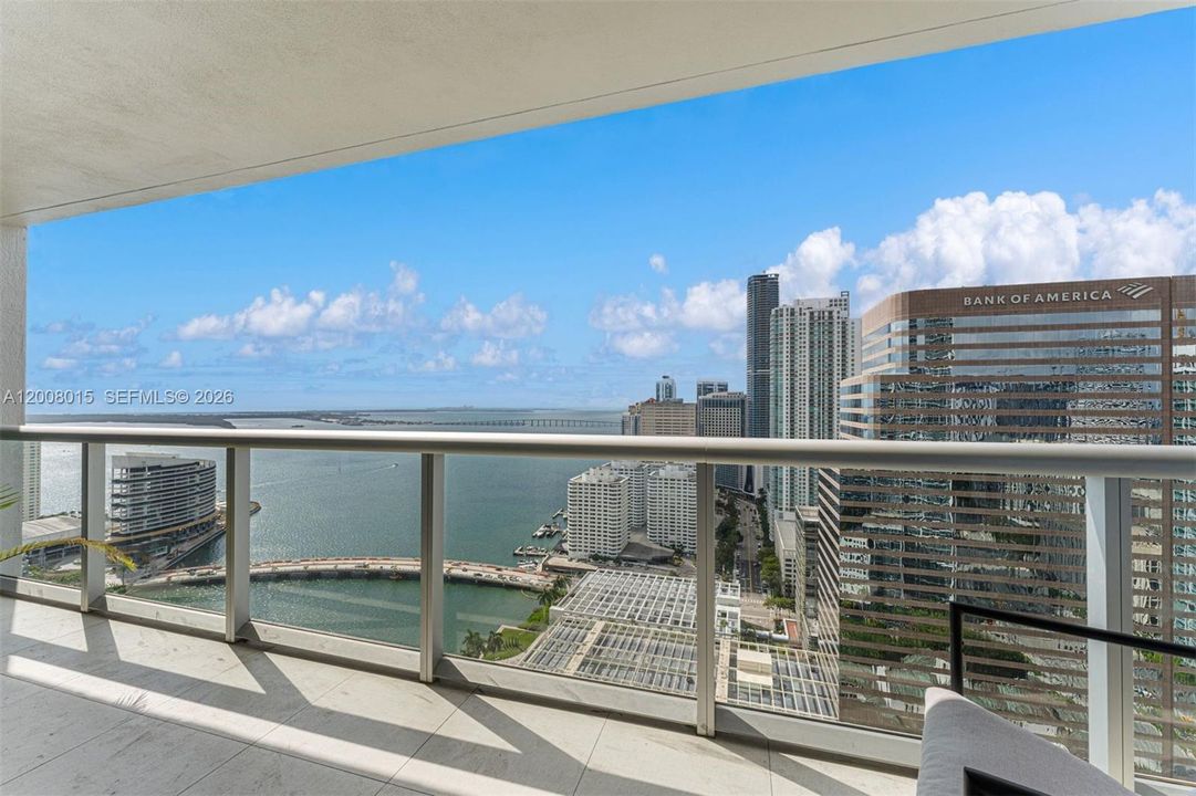 For Sale: $690,000 (1 beds, 1 baths, 1035 Square Feet)