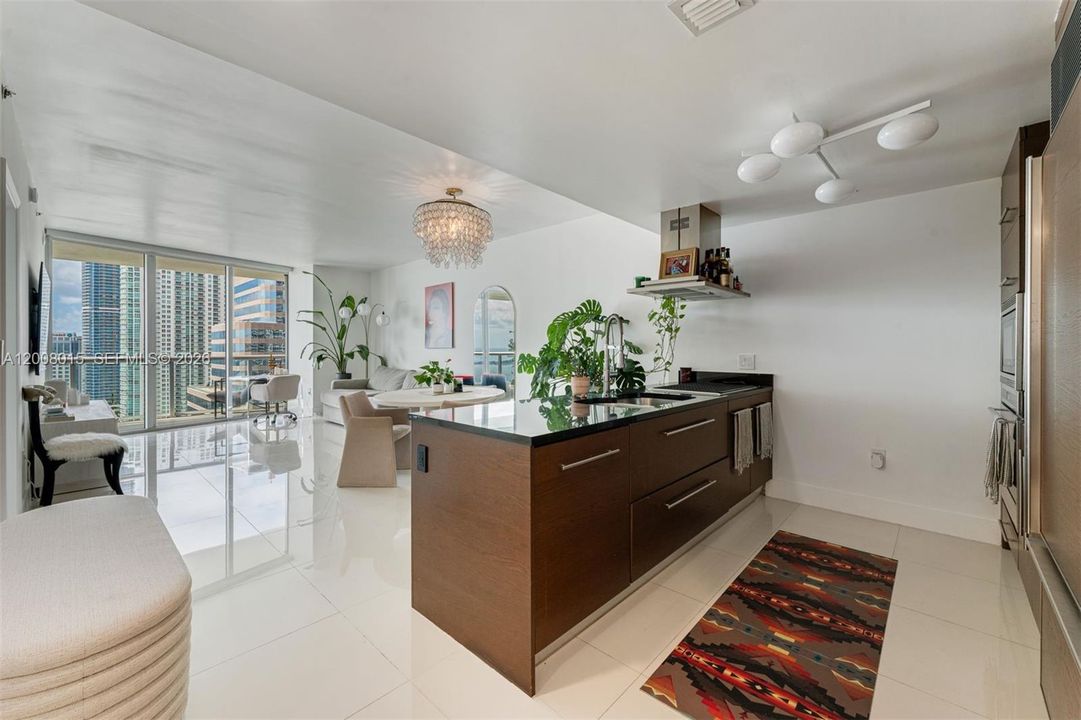 For Sale: $690,000 (1 beds, 1 baths, 1035 Square Feet)
