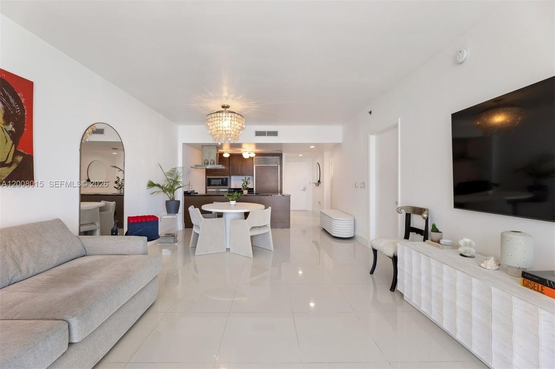 For Sale: $690,000 (1 beds, 1 baths, 1035 Square Feet)