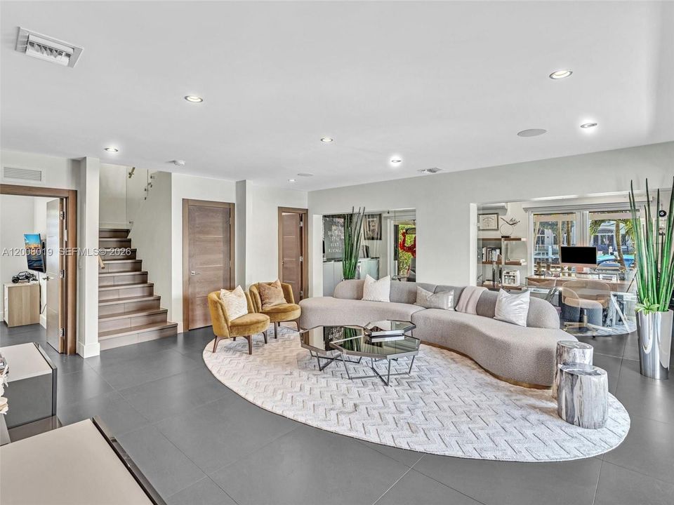 В аренду: $27,000 (5 спален, 4 ванн, 4456 Квадратных фут)