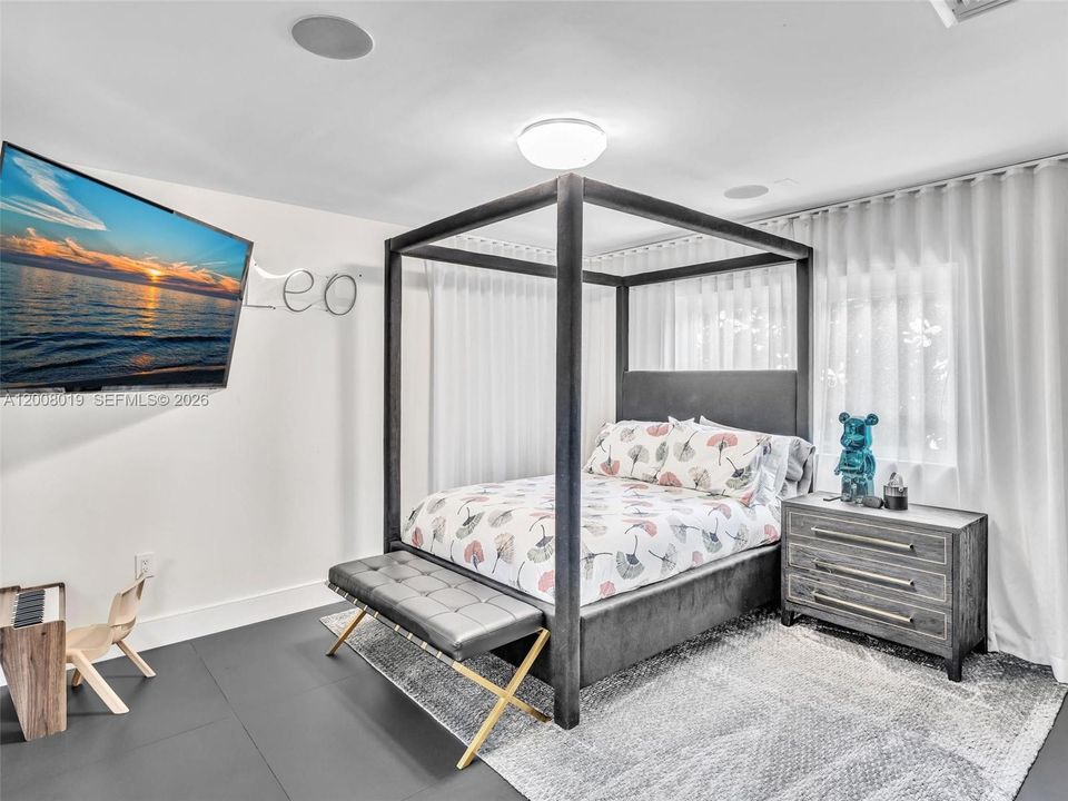 В аренду: $27,000 (5 спален, 4 ванн, 4456 Квадратных фут)