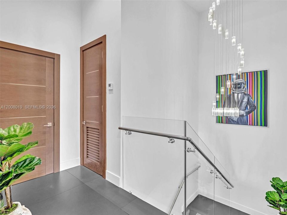 В аренду: $27,000 (5 спален, 4 ванн, 4456 Квадратных фут)