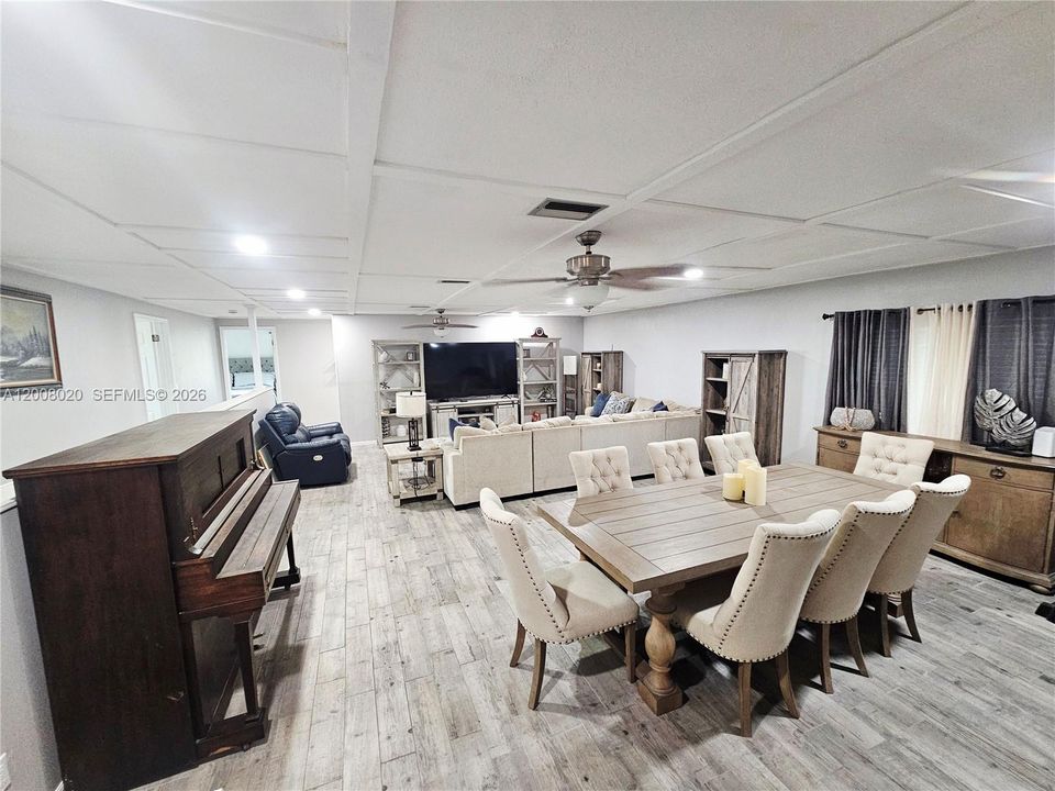For Sale: $747,000 (5 beds, 5 baths, 0 Square Feet)