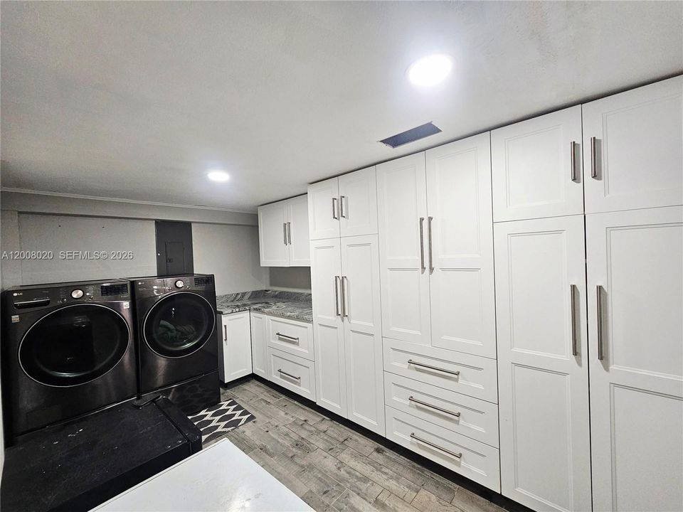 For Sale: $747,000 (5 beds, 5 baths, 0 Square Feet)