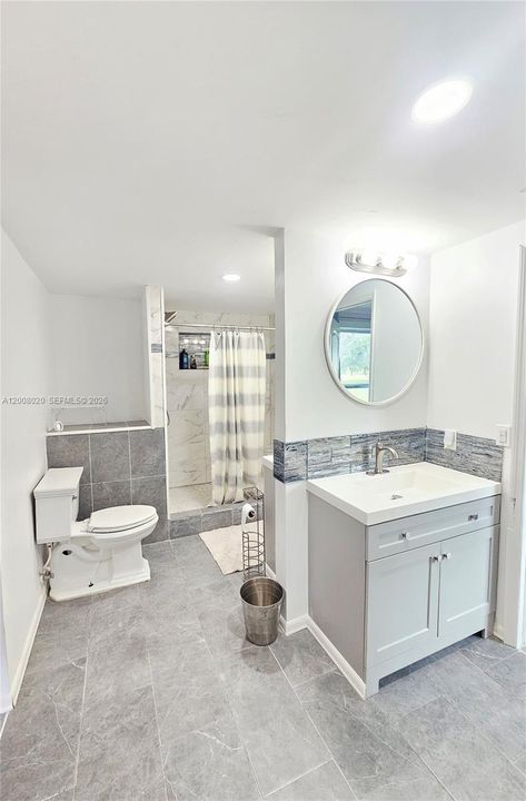For Sale: $747,000 (5 beds, 5 baths, 0 Square Feet)