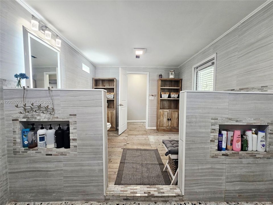 For Sale: $747,000 (5 beds, 5 baths, 0 Square Feet)