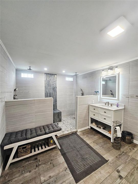 For Sale: $747,000 (5 beds, 5 baths, 0 Square Feet)