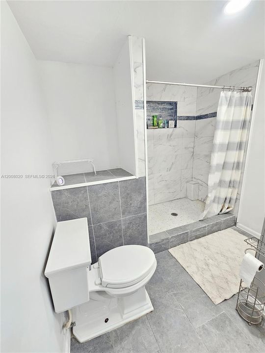 For Sale: $747,000 (5 beds, 5 baths, 0 Square Feet)