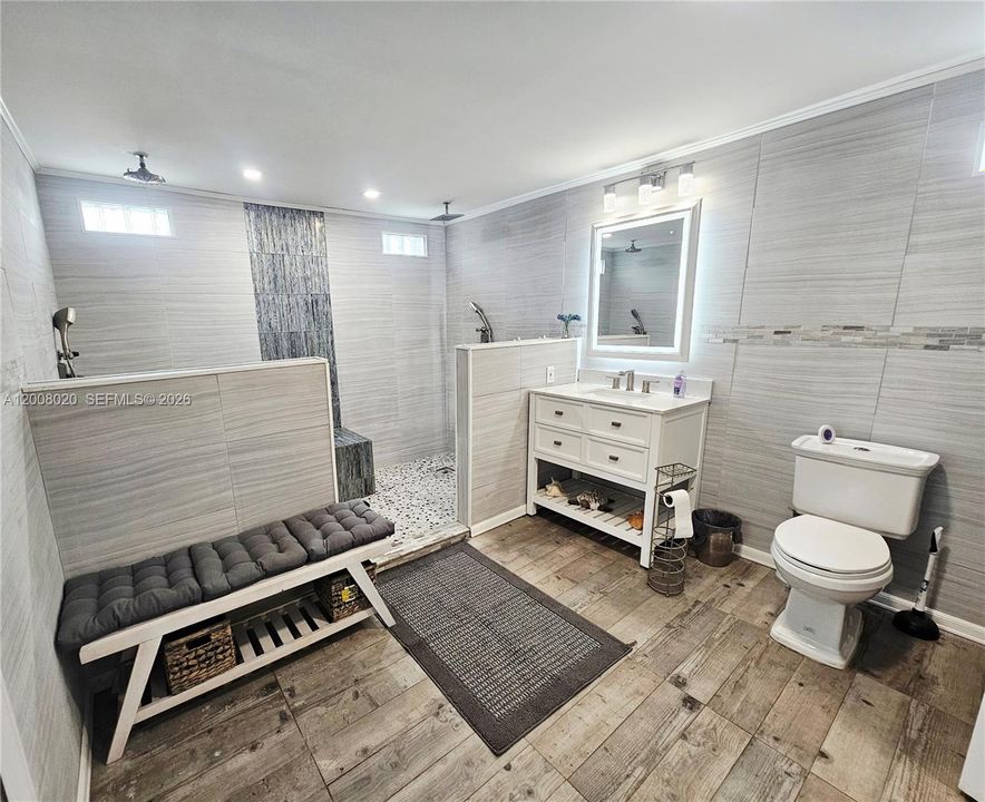 For Sale: $747,000 (5 beds, 5 baths, 0 Square Feet)