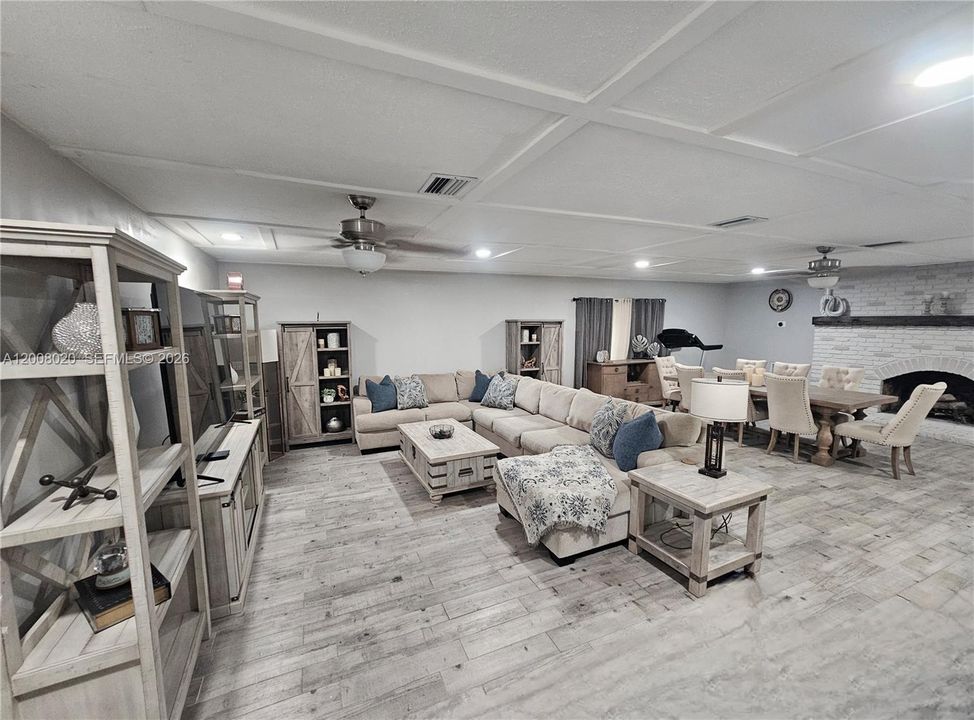 For Sale: $747,000 (5 beds, 5 baths, 0 Square Feet)