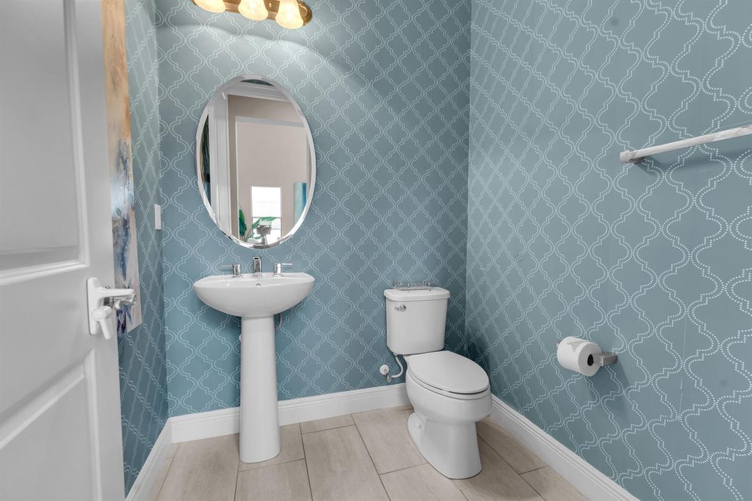16050 Guest Bath