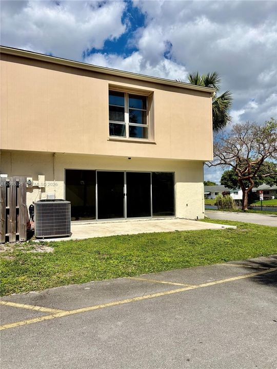 For Sale: $400,000 (4 beds, 2 baths, 2080 Square Feet)
