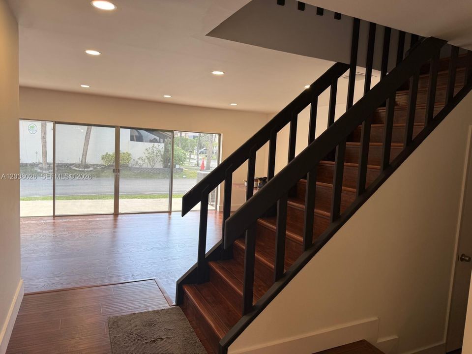 For Sale: $400,000 (4 beds, 2 baths, 2080 Square Feet)