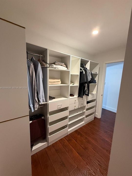 For Sale: $400,000 (4 beds, 2 baths, 2080 Square Feet)