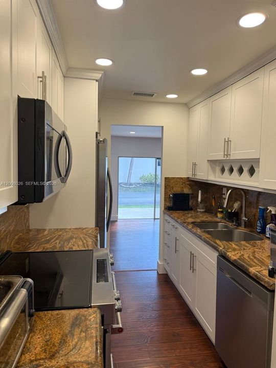 For Sale: $400,000 (4 beds, 2 baths, 2080 Square Feet)