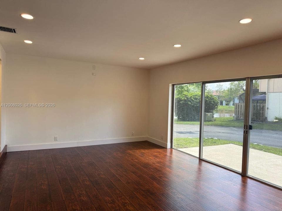 For Sale: $400,000 (4 beds, 2 baths, 2080 Square Feet)