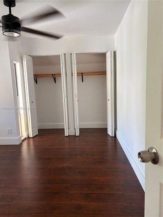 For Sale: $400,000 (4 beds, 2 baths, 2080 Square Feet)