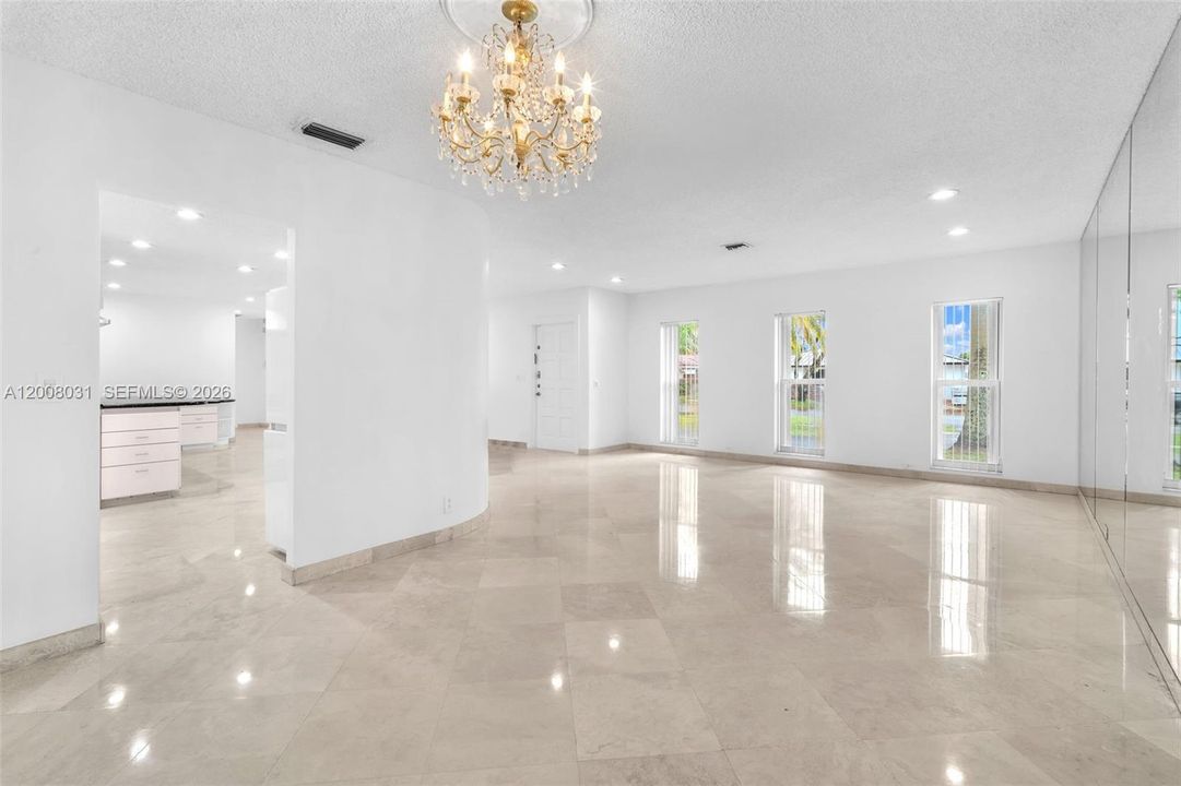 For Rent: $6,500 (5 beds, 2 baths, 2496 Square Feet)