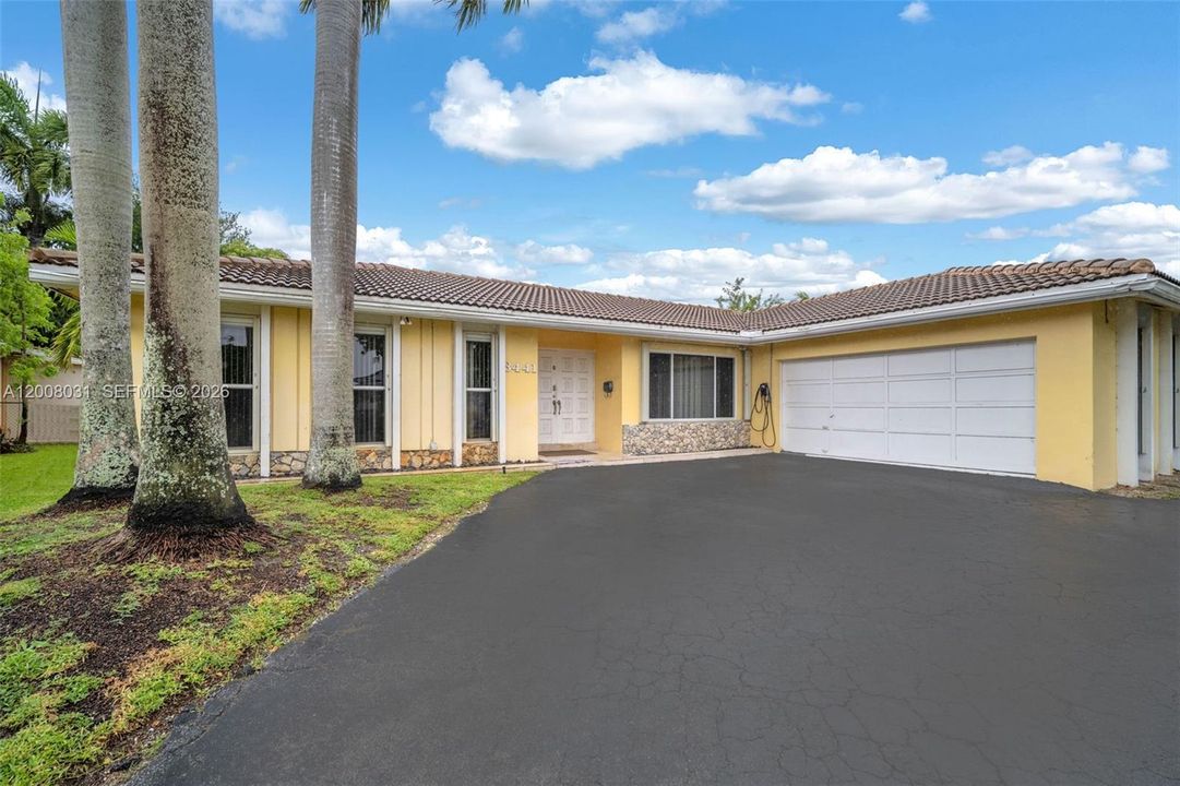 For Rent: $6,500 (5 beds, 2 baths, 2496 Square Feet)
