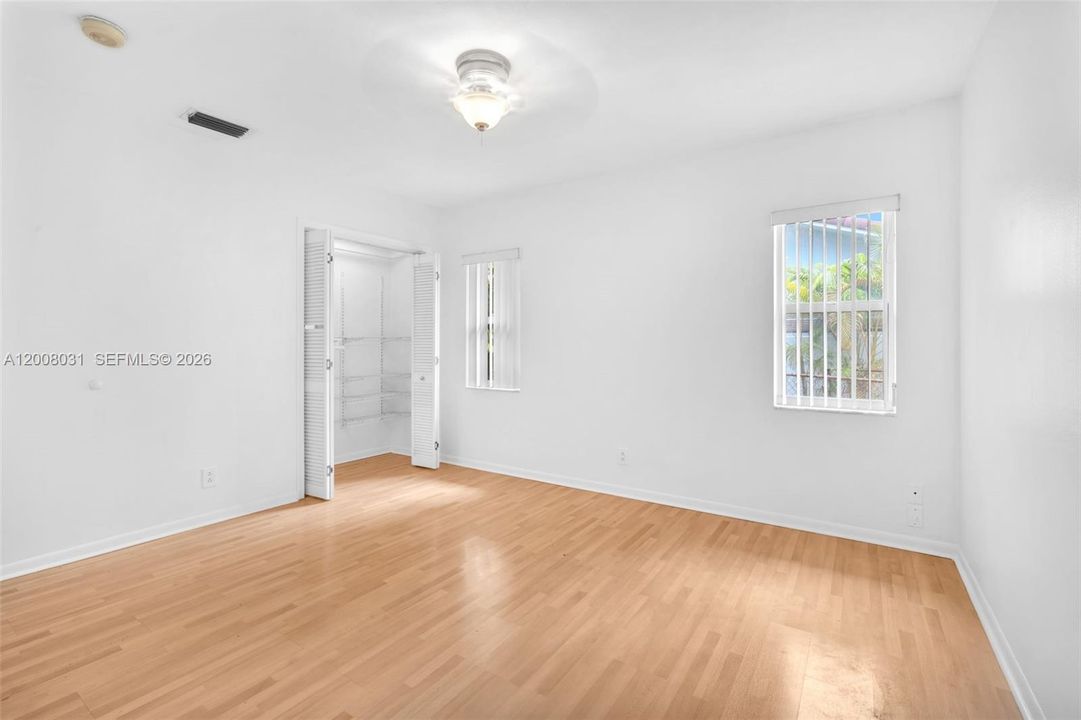 For Rent: $6,500 (5 beds, 2 baths, 2496 Square Feet)