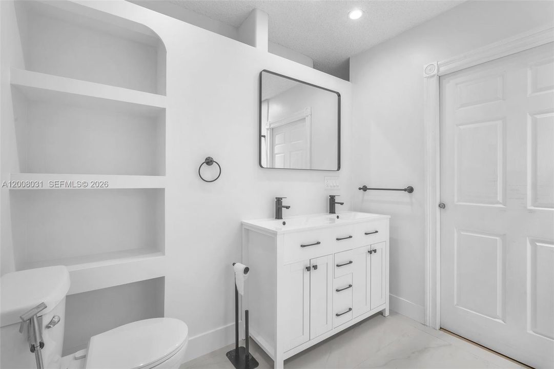 For Rent: $6,500 (5 beds, 2 baths, 2496 Square Feet)