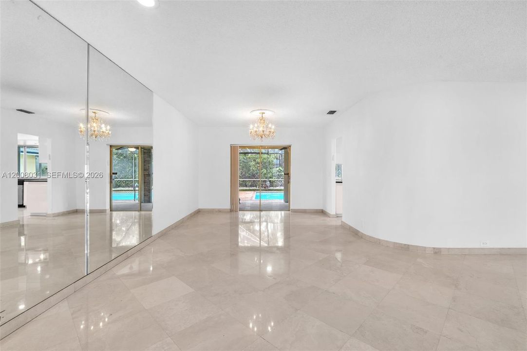 For Rent: $6,500 (5 beds, 2 baths, 2496 Square Feet)