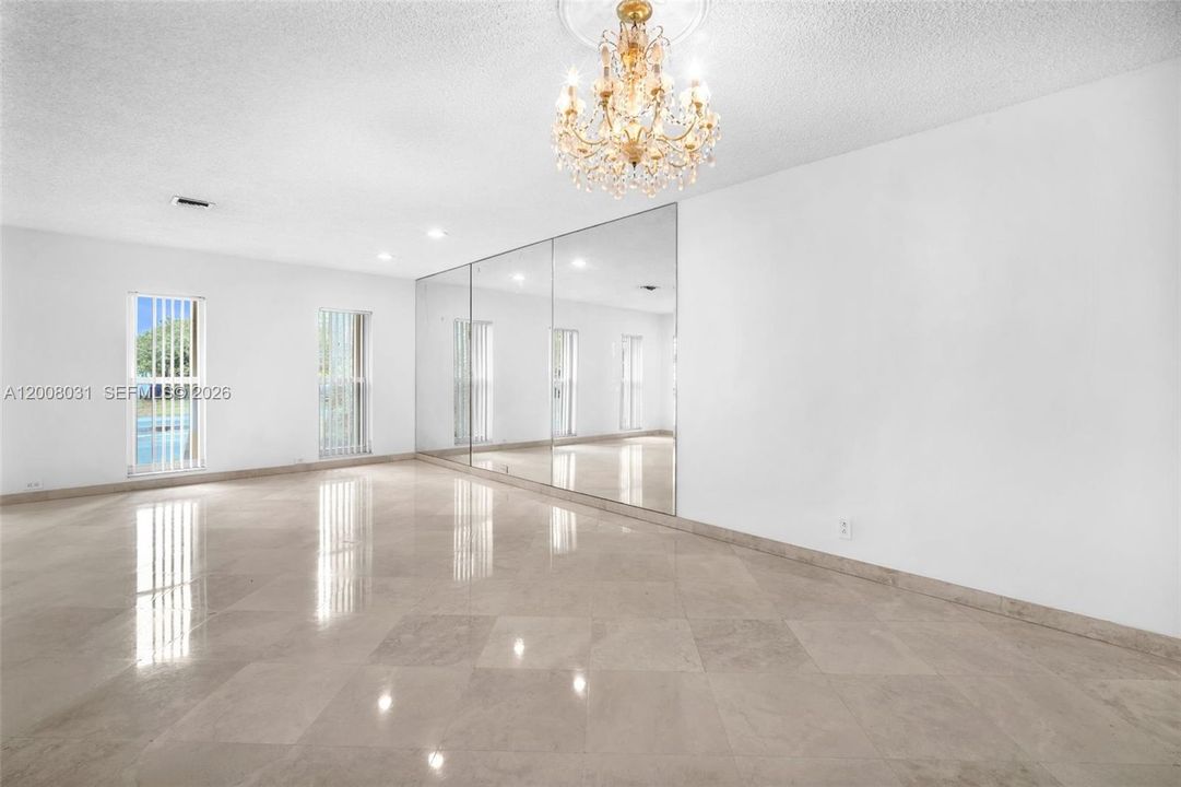 For Rent: $6,500 (5 beds, 2 baths, 2496 Square Feet)