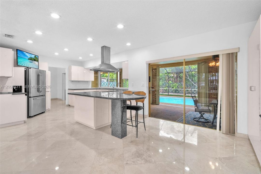 For Rent: $6,500 (5 beds, 2 baths, 2496 Square Feet)