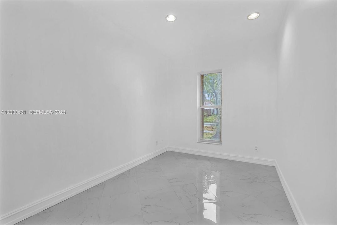 For Rent: $6,500 (5 beds, 2 baths, 2496 Square Feet)