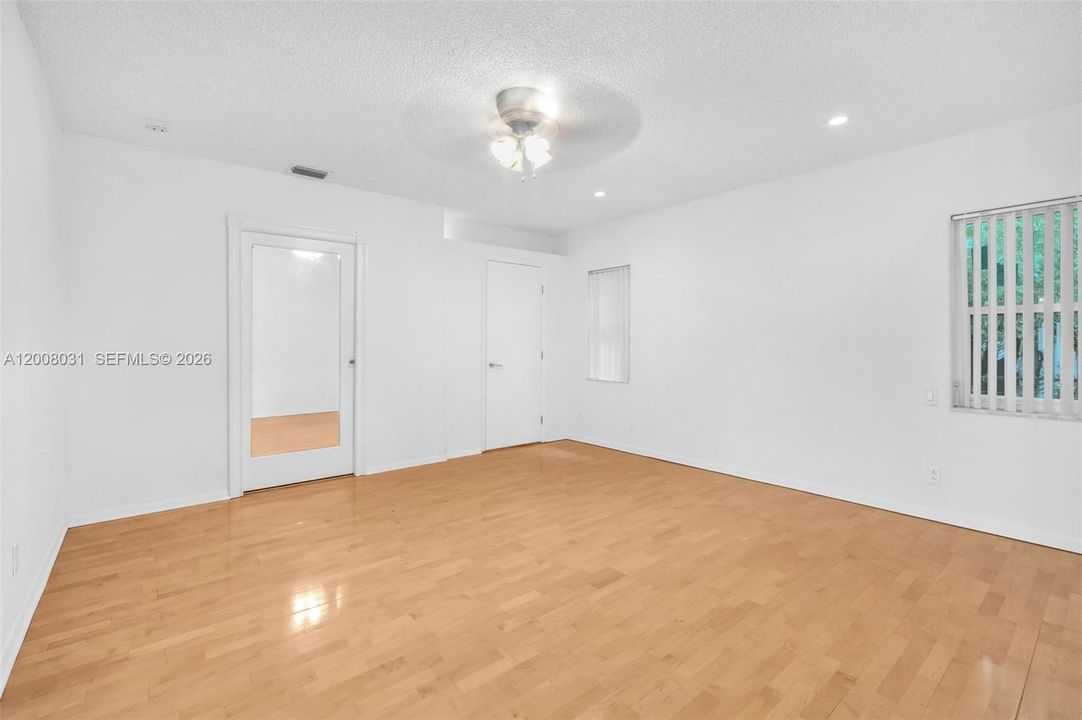 For Rent: $6,500 (5 beds, 2 baths, 2496 Square Feet)