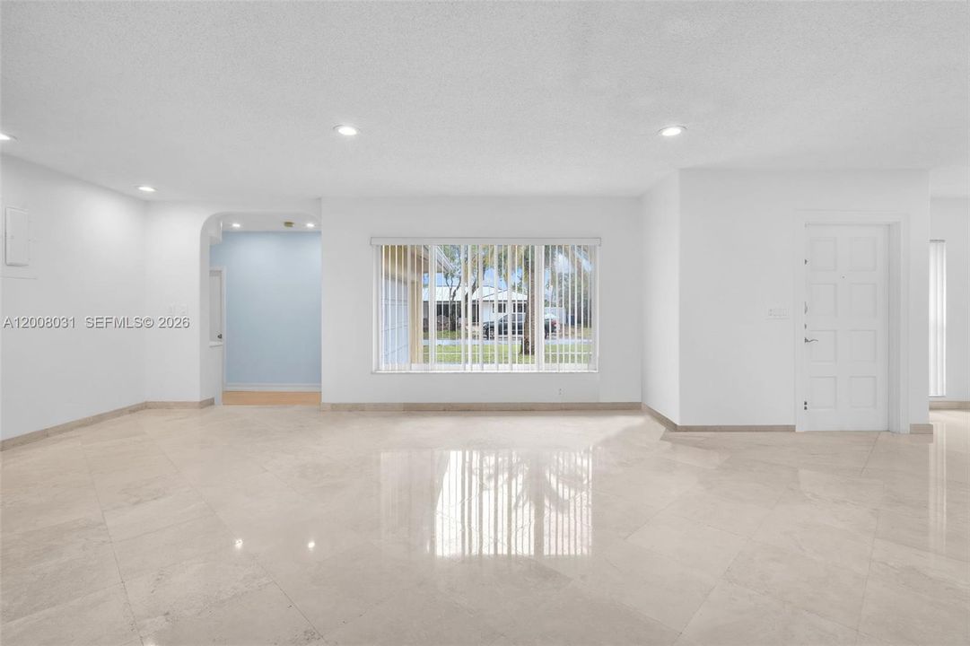 For Rent: $6,500 (5 beds, 2 baths, 2496 Square Feet)