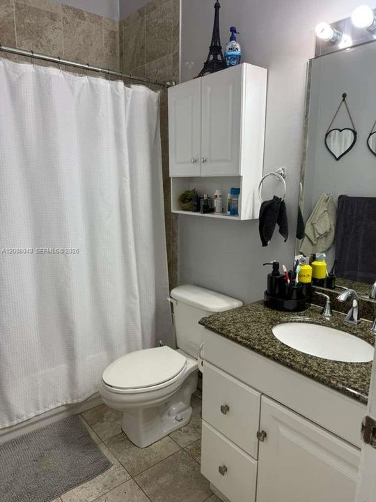 Activo con contrato: $340,000 (2 camas, 2 baños, 1082 Pies cuadrados)