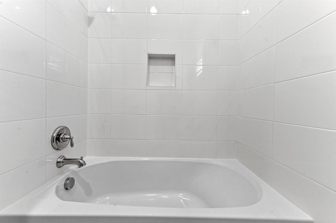 26 Bathroom 02
