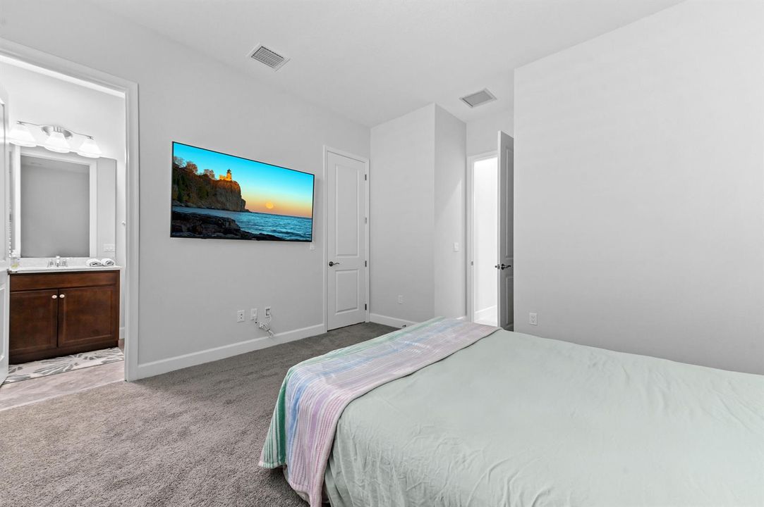 20 Bedroom 02