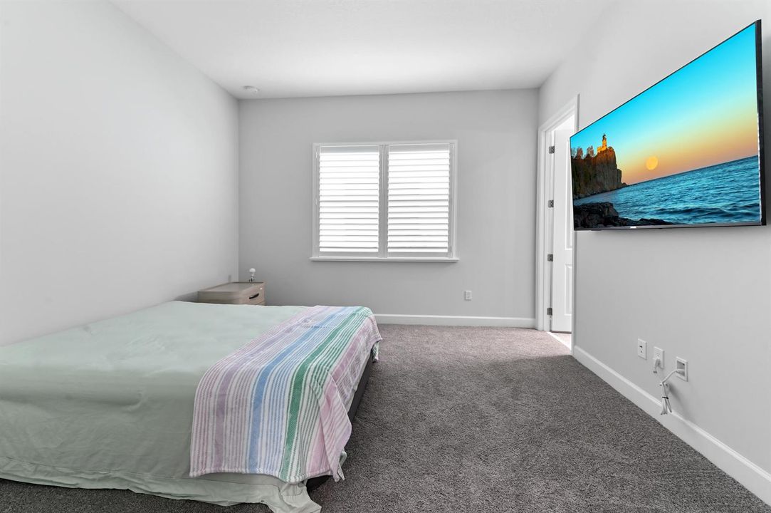19 Bedroom 01