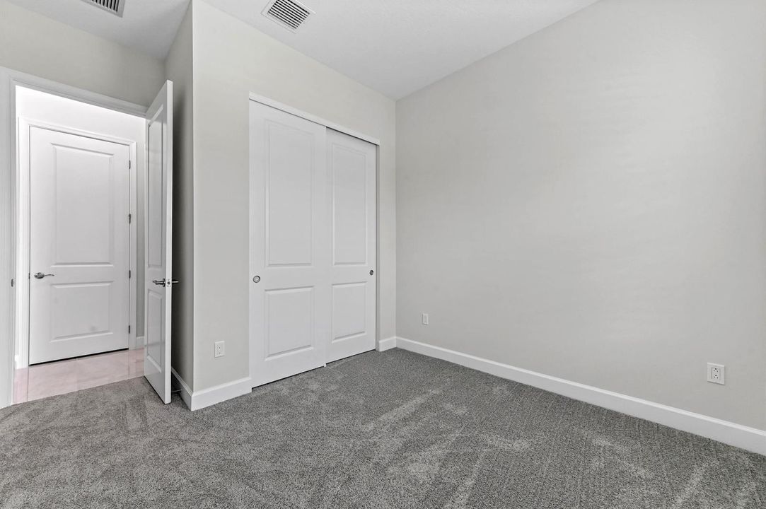 24 Bedroom 02