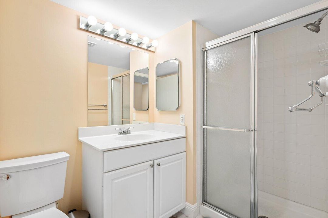 2nd Bathroom