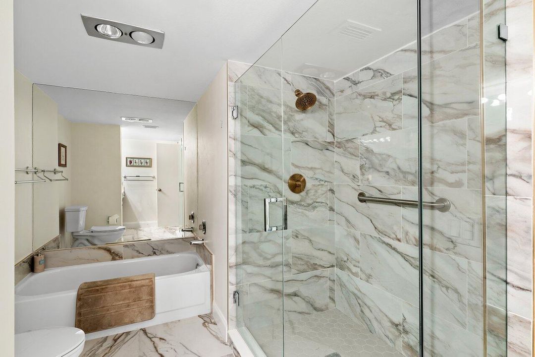 Primary En-Suite Bathroom