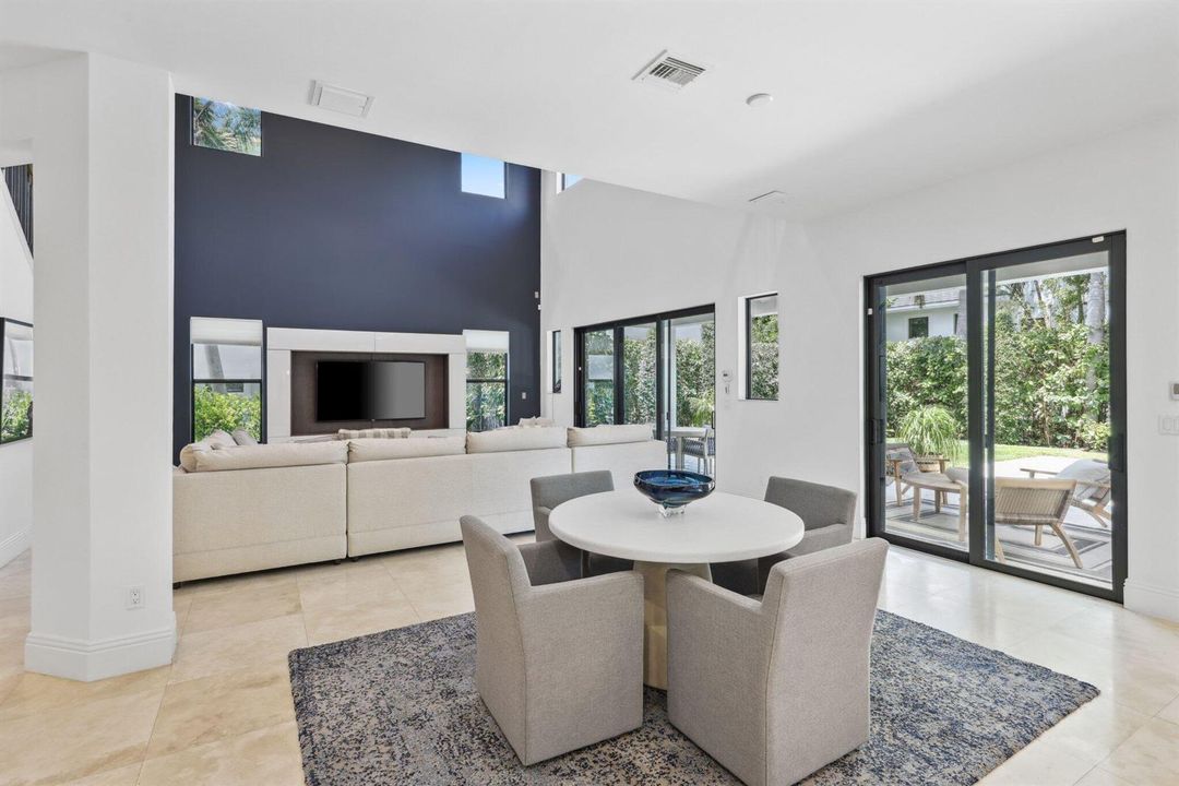 Breakfast area
