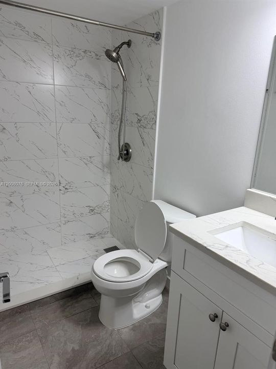 Active With Contract: $274,000 (2 beds, 2 baths, 880 Square Feet)
