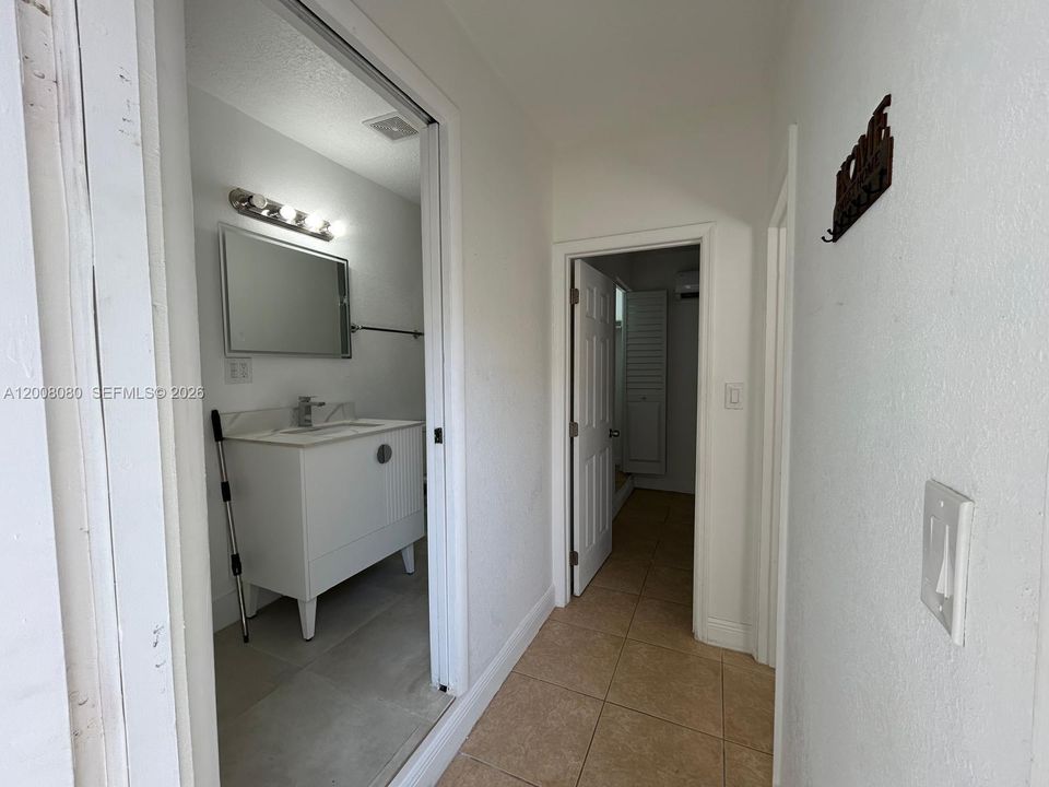 En Renta: $1,300 (1 camas, 1 baños, 241 Pies cuadrados)