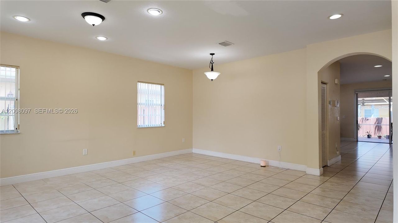 Recently Sold: $745,000 (4 beds, 3 baths, 1861 Square Feet)