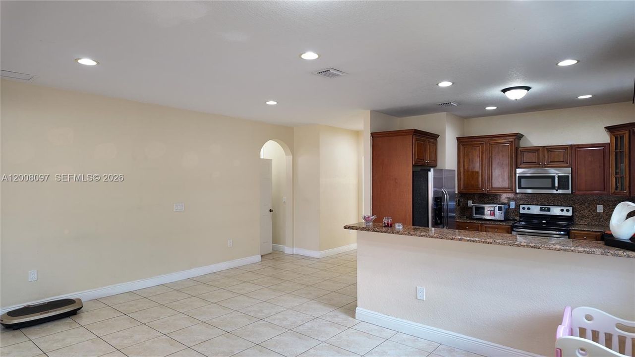Recently Sold: $745,000 (4 beds, 3 baths, 1861 Square Feet)
