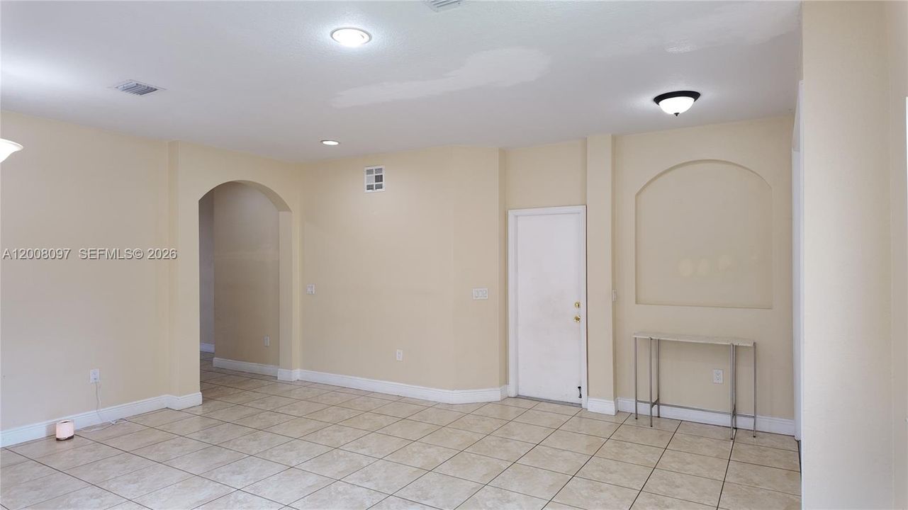 Recently Sold: $745,000 (4 beds, 3 baths, 1861 Square Feet)