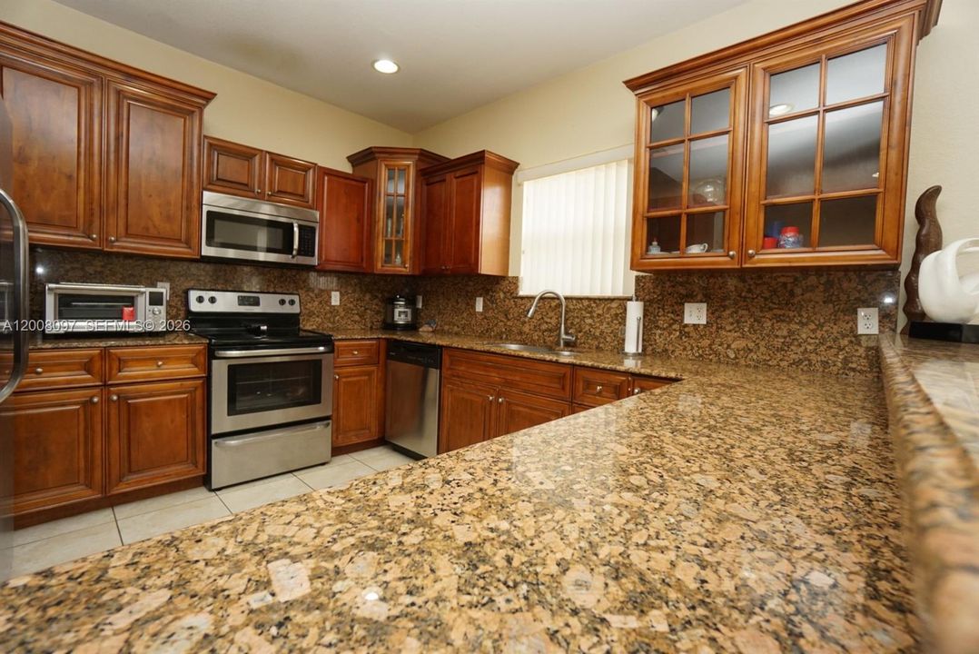 Recently Sold: $745,000 (4 beds, 3 baths, 1861 Square Feet)